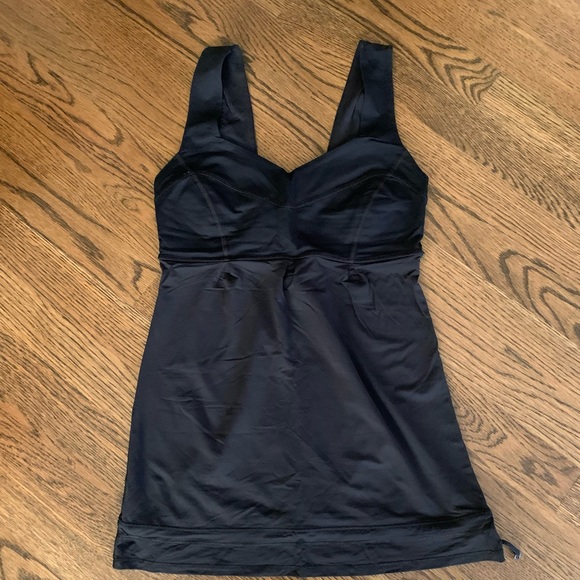 Lululemon Tame Me Tank, Black, Size 2 (*fits Size 6 too, though) - Picture 1 of 6